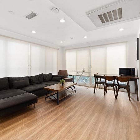 Spacious 1-Bd Hideaway Close To Usc Room With Share Livingroom Лос-Анджелес Экстерьер фото