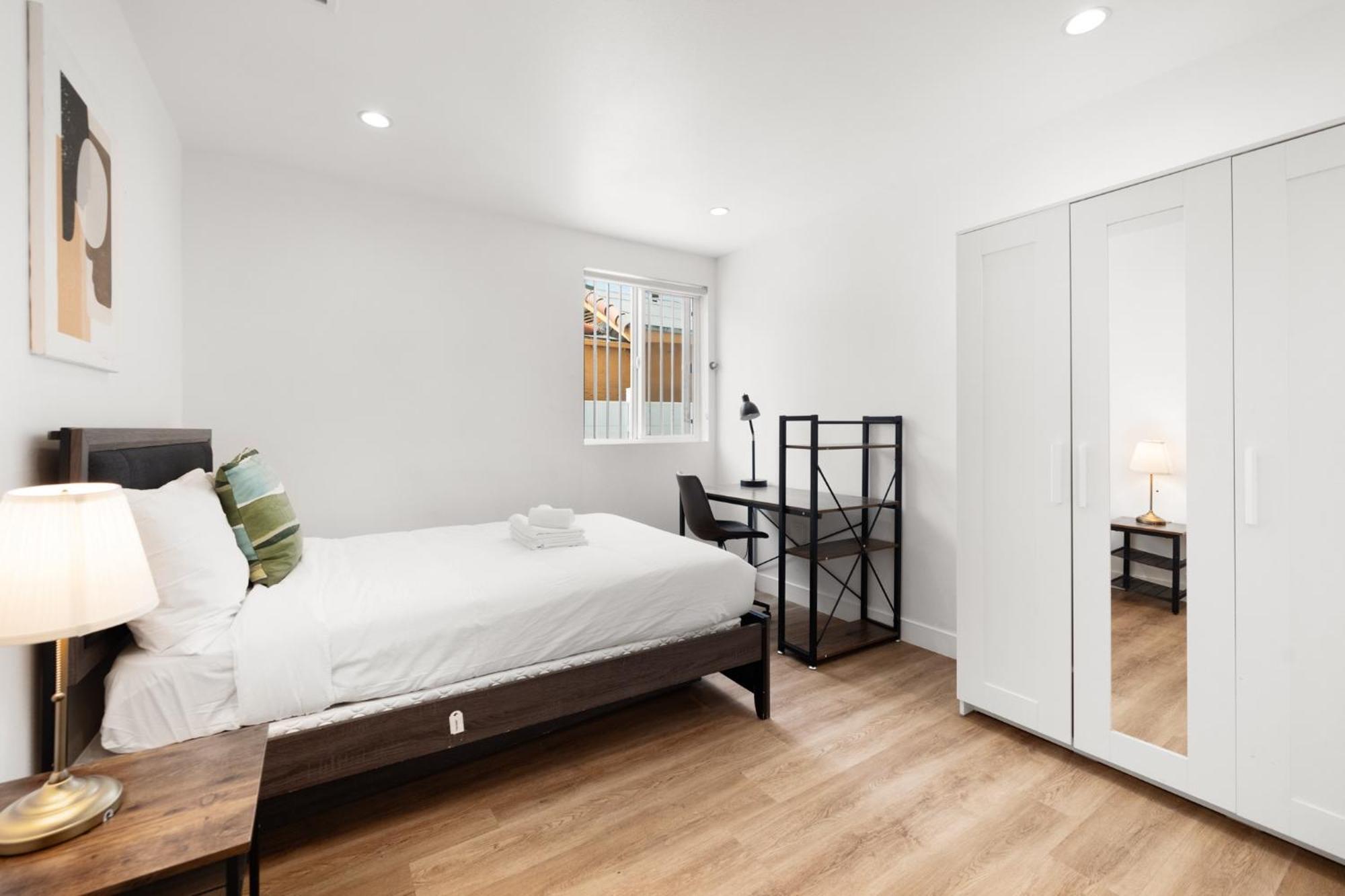 Spacious 1-Bd Hideaway Close To Usc Room With Share Livingroom Лос-Анджелес Экстерьер фото