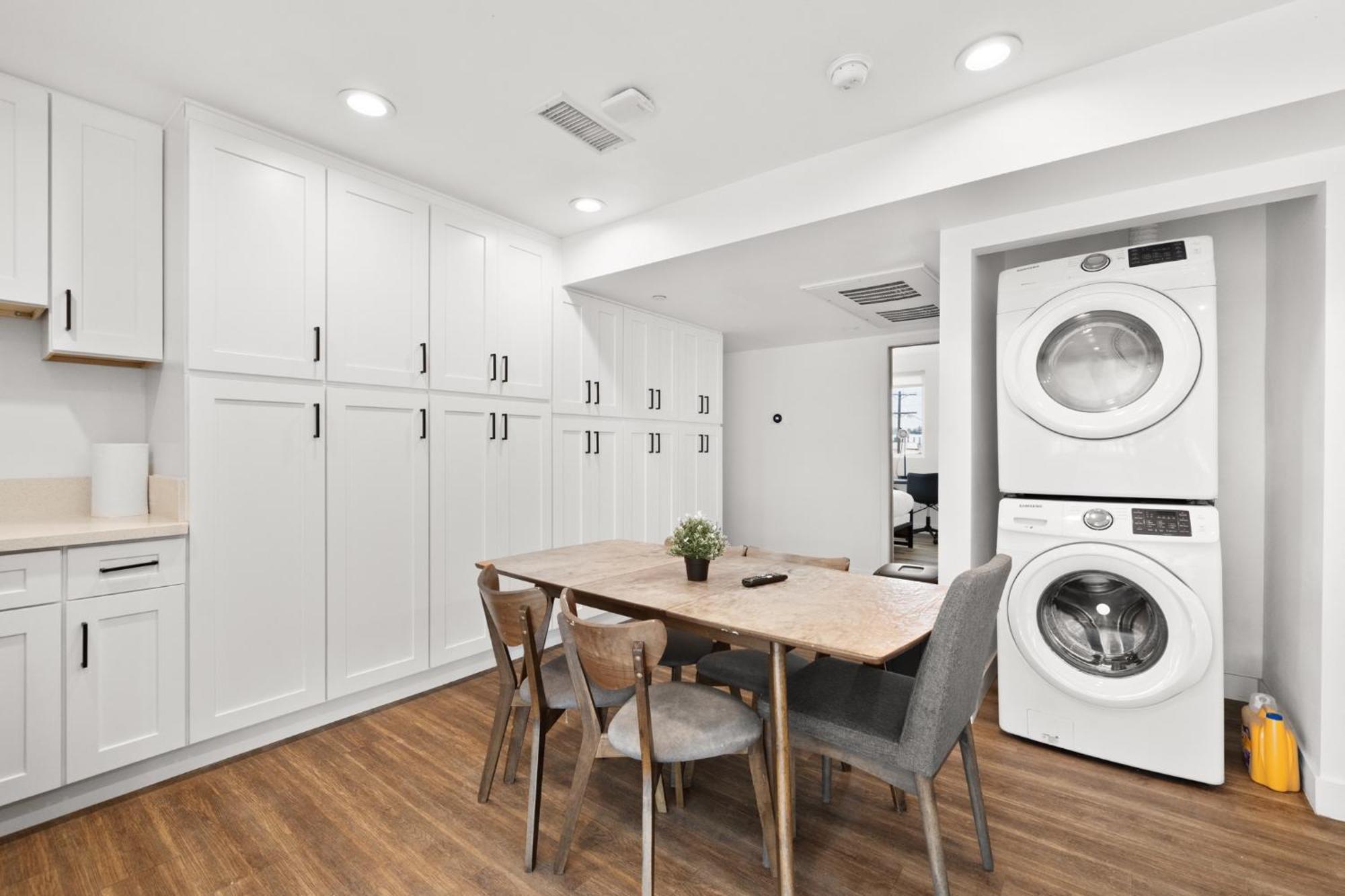 Spacious 1-Bd Hideaway Close To Usc Room With Share Livingroom Лос-Анджелес Экстерьер фото